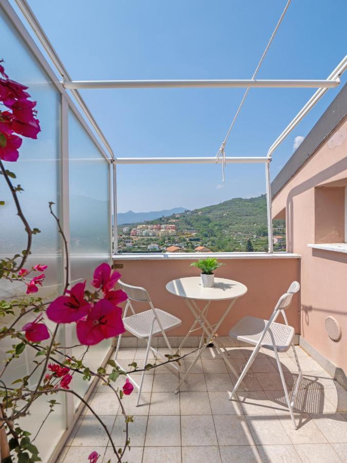 Appartamento Mimosa "A Casa Felice" Pietra Ligure Exterior photo