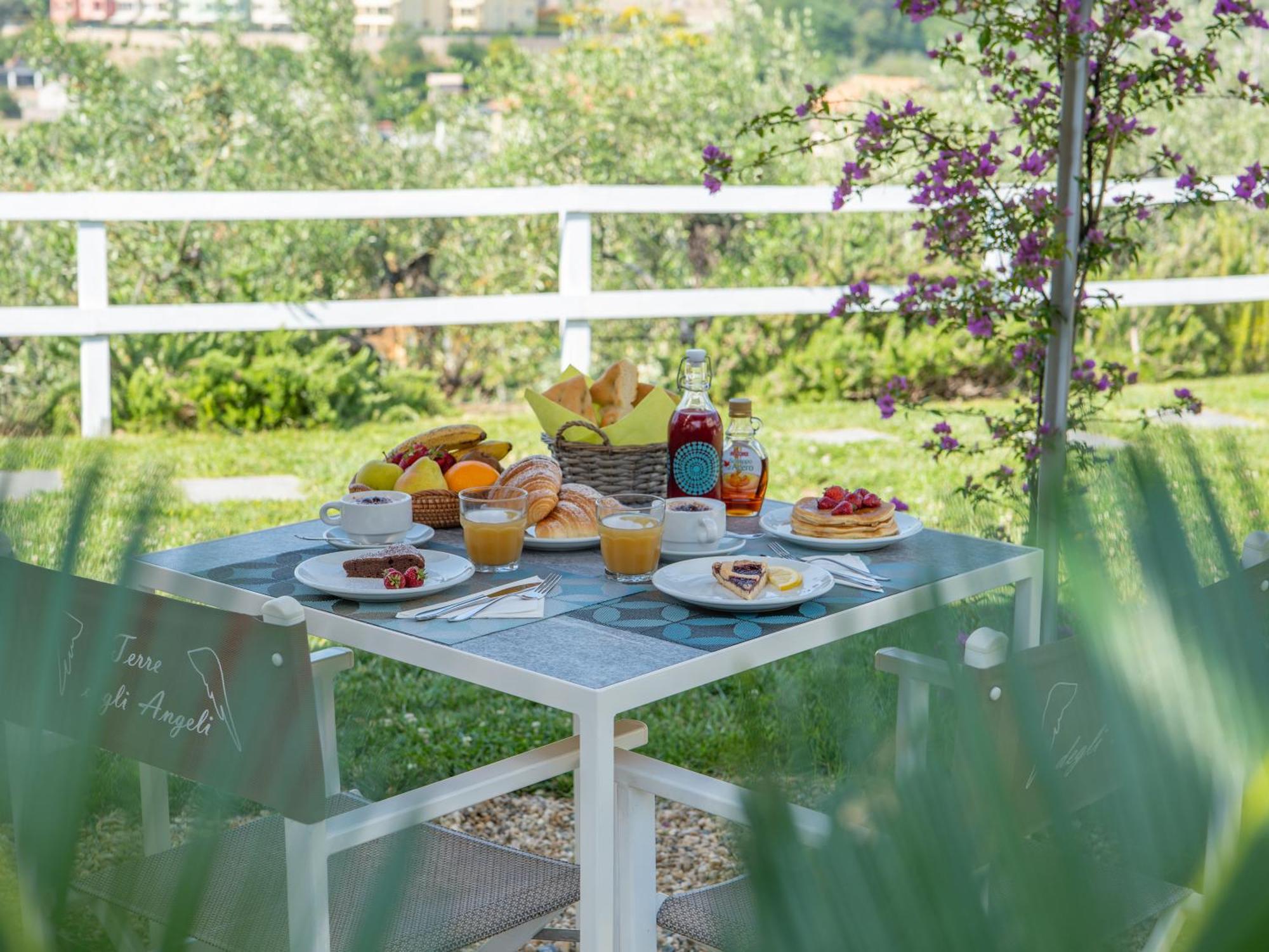 Appartamento Mimosa "A Casa Felice" Pietra Ligure Exterior photo